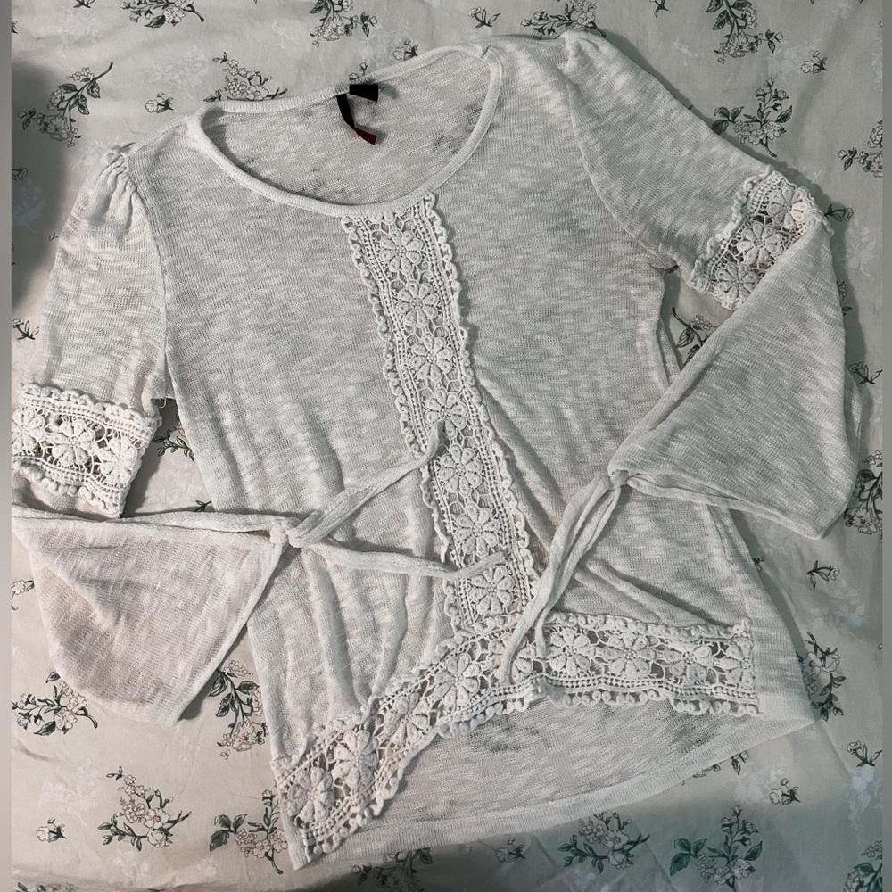 🌟Bundle for Discount🌟 Heart N Crush Light Sweater Blouse